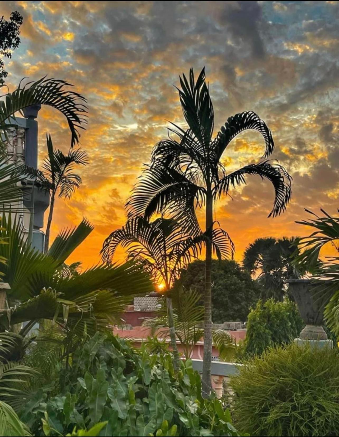 Rooftop Boutique Hotel Adults Only Serrekunda Exterior photo